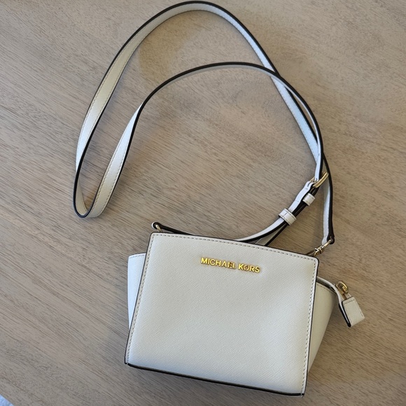 Michael Kors Cream Crossbody Bag - Picture 1 of 7
